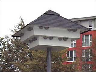 Schwalbenturm Schwalbentrum zur Schwalbenabwehr